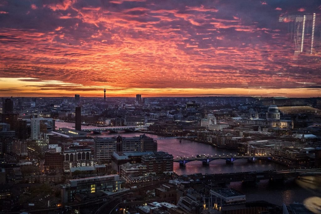 London city scape at dawn from the Oblix restaurant